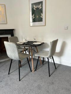 Stunning 2 Bedroom Apartment in Cheltenham! - Cheltenham - 9