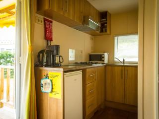 Chalet in Udenhout with Veranda - Udenhout - 7