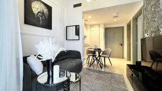 Exclusive Lakeview Haven - Zada Tower by Keyrock Living - 1