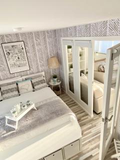 Seaview Cottage on the Island - - 6
