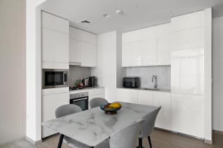 1BR Palace Residences, City View - 6