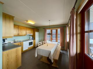 Homey Apartment Steps from Dining and Activities! - Beitostøl - 8