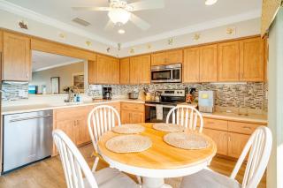 Coastal Lakehouse Condo on Siesta Key Public Beach - 1