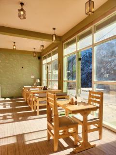 Cafe Alpenglow - Sissu - 9