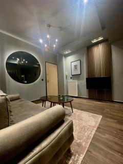 INDIVIDUALliving 4 Excellent central location! ! ! - 9