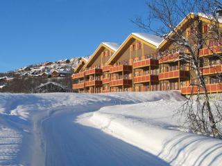 Homey Apartment Steps from Dining and Activities! - Beitostøl - 9