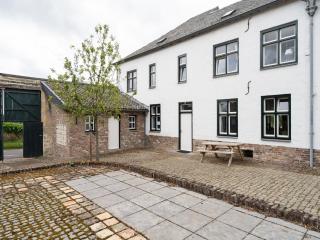 Cozy Farmhouse in Bemelen with Terrace - Bemelen - 9