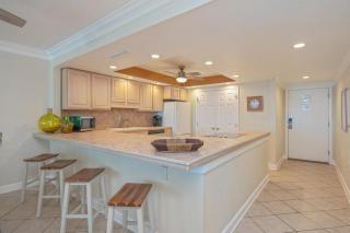 2084- Shoreline Tower Beach Front Condo - Free Beach Setup - Destin - 7