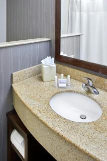 Courtyard by Marriott San Antonio Six Flags at The RIM - 3