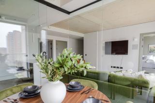 Midori Suite 2BR City Views - Manchester - 1