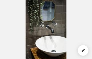 Bumble Bee Lodge - Woolwich - 0