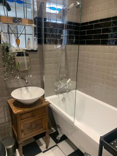 Bumble Bee Lodge - Woolwich - 6