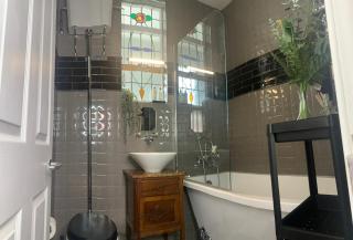 Bumble Bee Lodge - Woolwich - 4