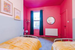 6-Bed Funky Getaway Unique Vibes - Manchester - 4