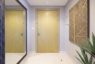 Modern 3-Bedroom Apartment with Breathtaking City Views - 9