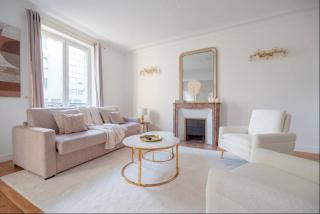 CIA - Champs Élysées Delight - Paris - 6