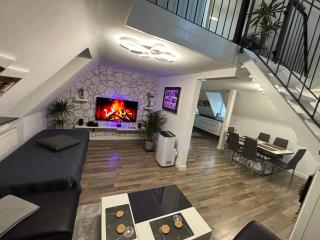 Moderne deluxe 3-Zi Eigentums- Maisonette-Wohnung IBM Bertrandt Mercedes - Ehningen - 0