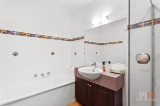 Amazing Location with Ocean View - Cowes - 6