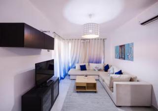 Luxurious Seaside 2-BRs Apartment - 0