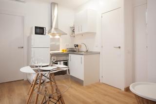 Flat with balcony next to the beach, SV - 4