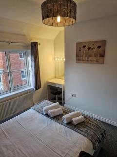 Hereford - Mayflower Coach House, Modern 2 Bedroom Property With Parking, Located South Of Hereford City, Suitable For Small Family, Couple Or Contractors - Sleeps Up To 5 Guests - Hosted by RENTMYHOUSE - 8