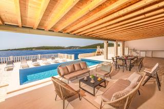 Beachfront Villa, 28 sqm Heated Infinity Pool, Open Sea Sunset Views - Villa Sunset - Sevid - 0