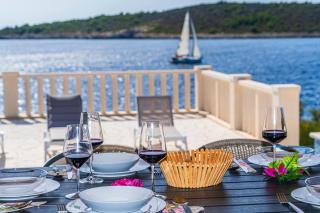 Beachfront Villa, 28 sqm Heated Infinity Pool, Open Sea Sunset Views - Villa Sunset - Sevid - 5