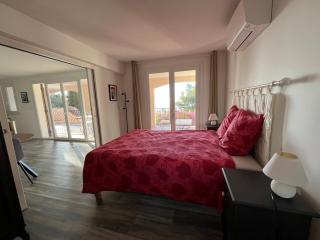 Bas de villa, vue mer, terrasse, clim, piscine - Tolone - 5