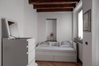 Sweet house at the old bridge of Lecco - Lecco - 2