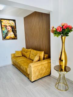 Gold House - Bucharest - 7