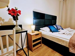 LIVE-INN PRAGUE HOTEL-STYLE 5 APARTMENTS, 20 mins to Centre, Gym, Reception, Free Parking, Lift, Roof Terrace & Game Room - 8