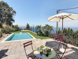 Sur les hauteurs de Théoule villa avec une magnifique vue mer - Théoule-sur-Mer - 0
