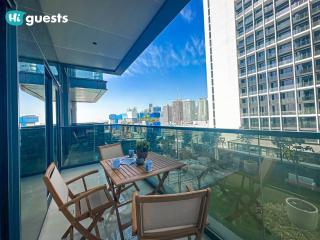 HiGuests - Stylish 1BR Retreat with Modern Interiors in Dubai - 0