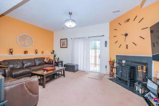 1Bedroom Newly Renovated Basement Suite with Parking - 5