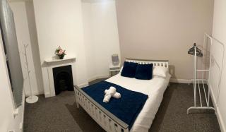 Modern Spacious 2 Bedroom Apt - Rowley Regis - 3