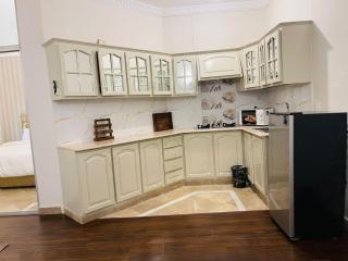 Furnished studio apartment - 0