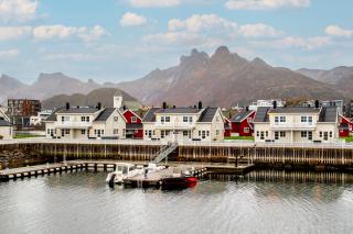 Svolvær Havn Waterfront Villa - 8