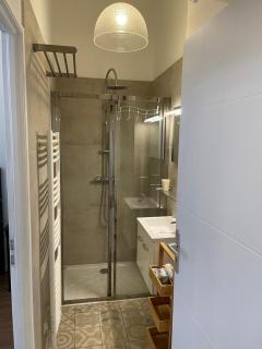 Emplacement rare élégant appartement avec balcon sur le Canal Royal - Sète - 5