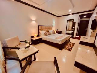 Rohan House - - 3