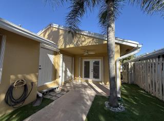 1644 Jackson St, Hollywood, FL 33020 - Hollywood - 5