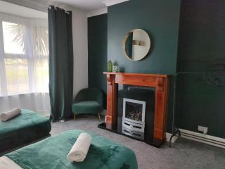 Charming 3-Bedroom House - Prime Location in Wolverhampton! - Wolverhampton - 9