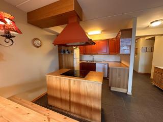 Central Apartment with Garage, Views, Ski in and out - Beitostøl - 6