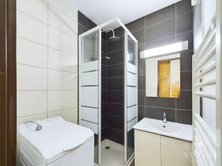 Studio refait à neuf avec balcon, garage et accès direct aux pistes, proche commerces et services - FR-1-398-623 - Montvalezan - 6