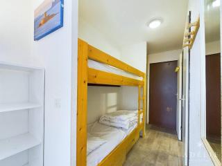Studio refait à neuf avec balcon, garage et accès direct aux pistes, proche commerces et services - FR-1-398-623 - Montvalezan - 4