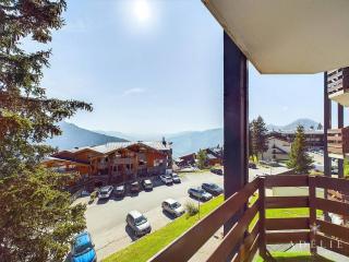 Studio refait à neuf avec balcon, garage et accès direct aux pistes, proche commerces et services - FR-1-398-623 - Montvalezan - 3