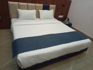 Lake View Resort & Restro - 2