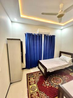 Home Abroad Guest House - - 3