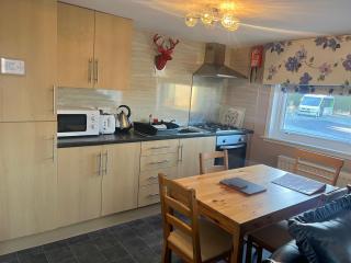 3 Bedroom Self-Catering Chalet - Stepps - 6