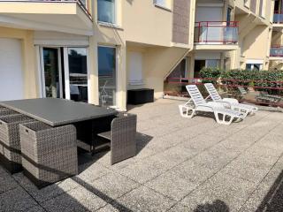 Grande terrasse vue sur la plage de Trestraou - Perros-Guirec - 4