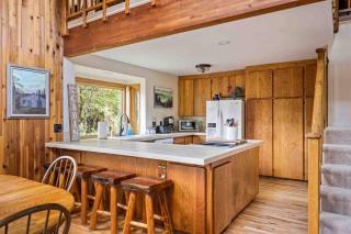 Crystal Creek Cabin - 8